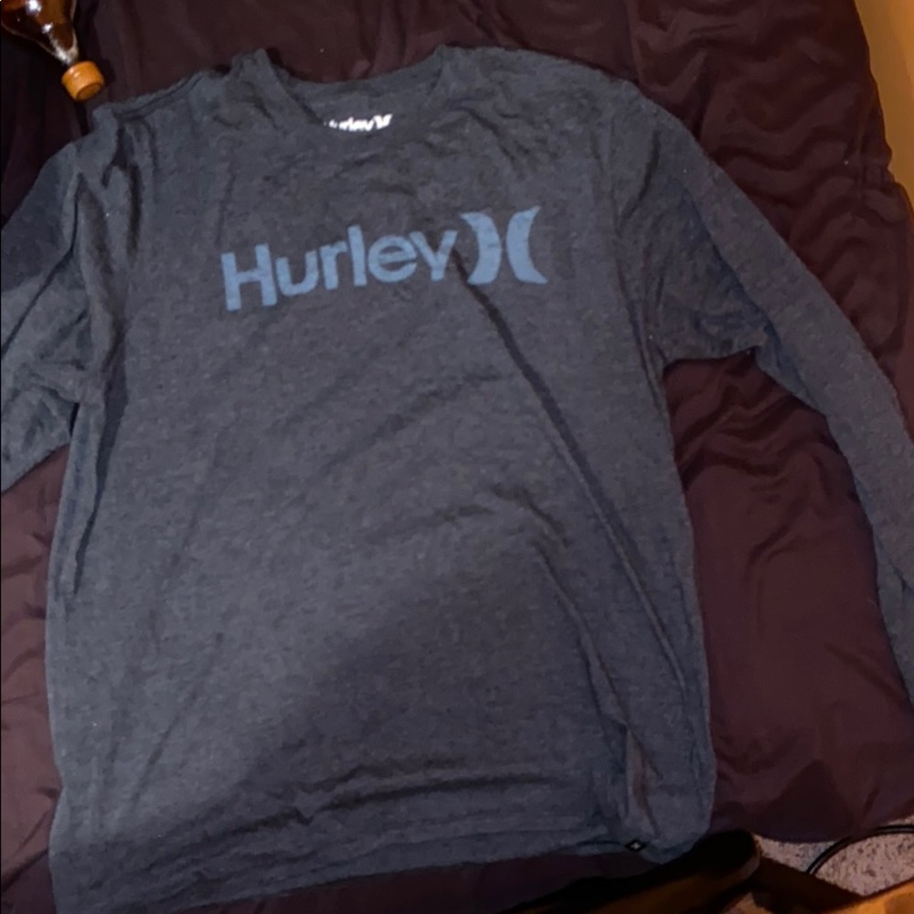 Men’s grey long sleeve t shirt